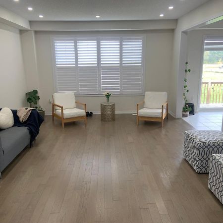 Niagara- Beautiful Cozy Sunfilled Big Complete House Minutes Drive From Falls Villa Thorold Esterno foto